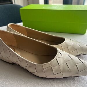 Sam Edelman Joy Pointer Toe Flat Cream Size 8.5 preowned excellent condition